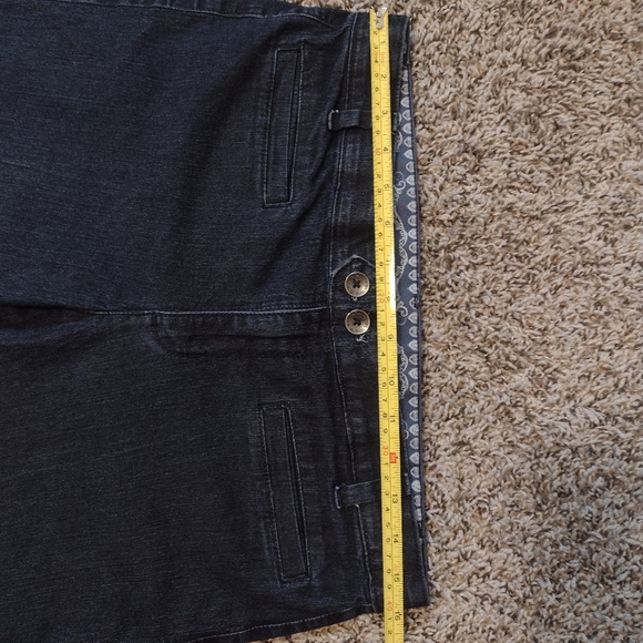 Denim Bandolino Capris - Picture 4 of 7
